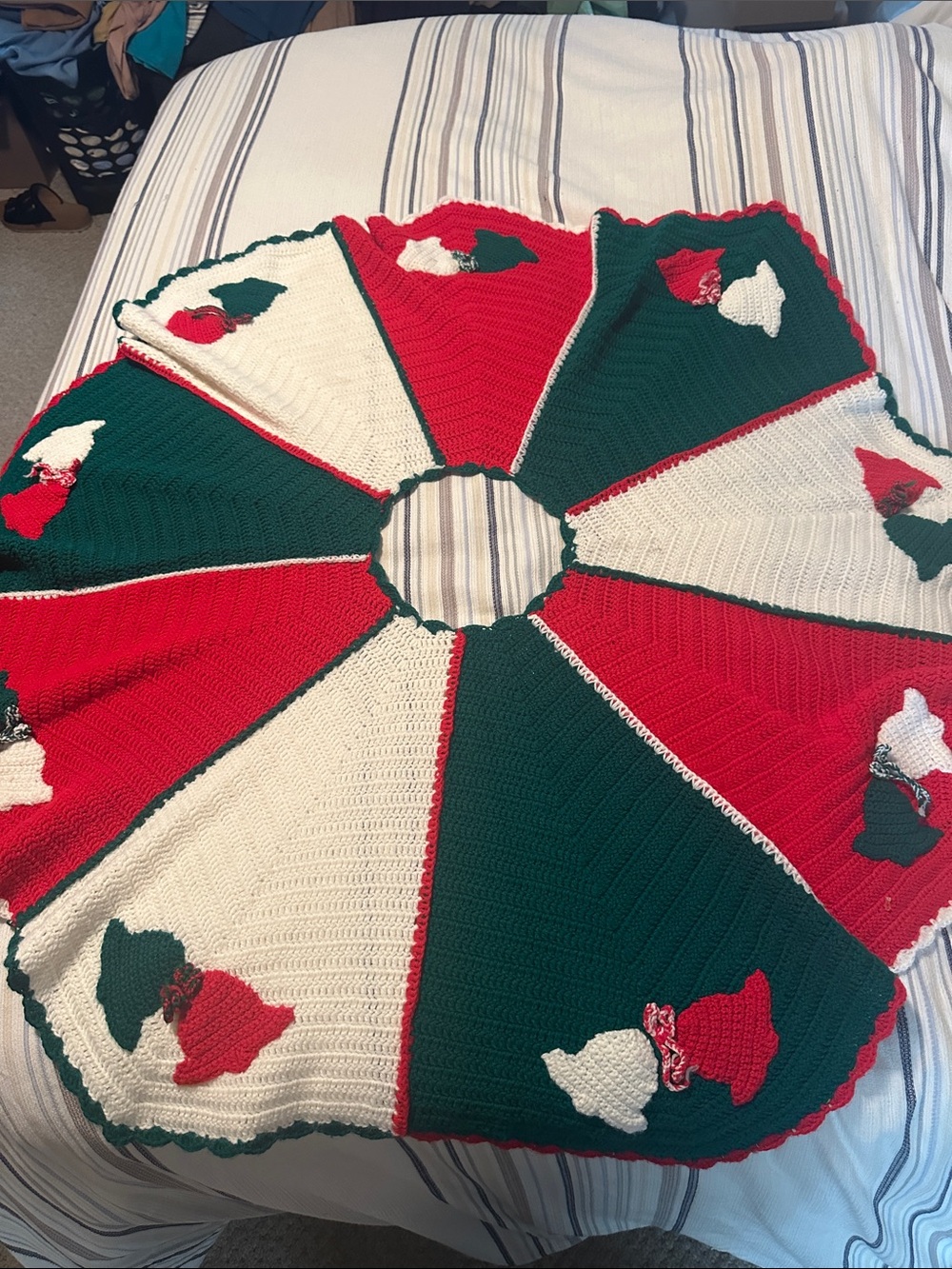 Vintage Handmade Holiday Tree Skirt in Red, Green & White